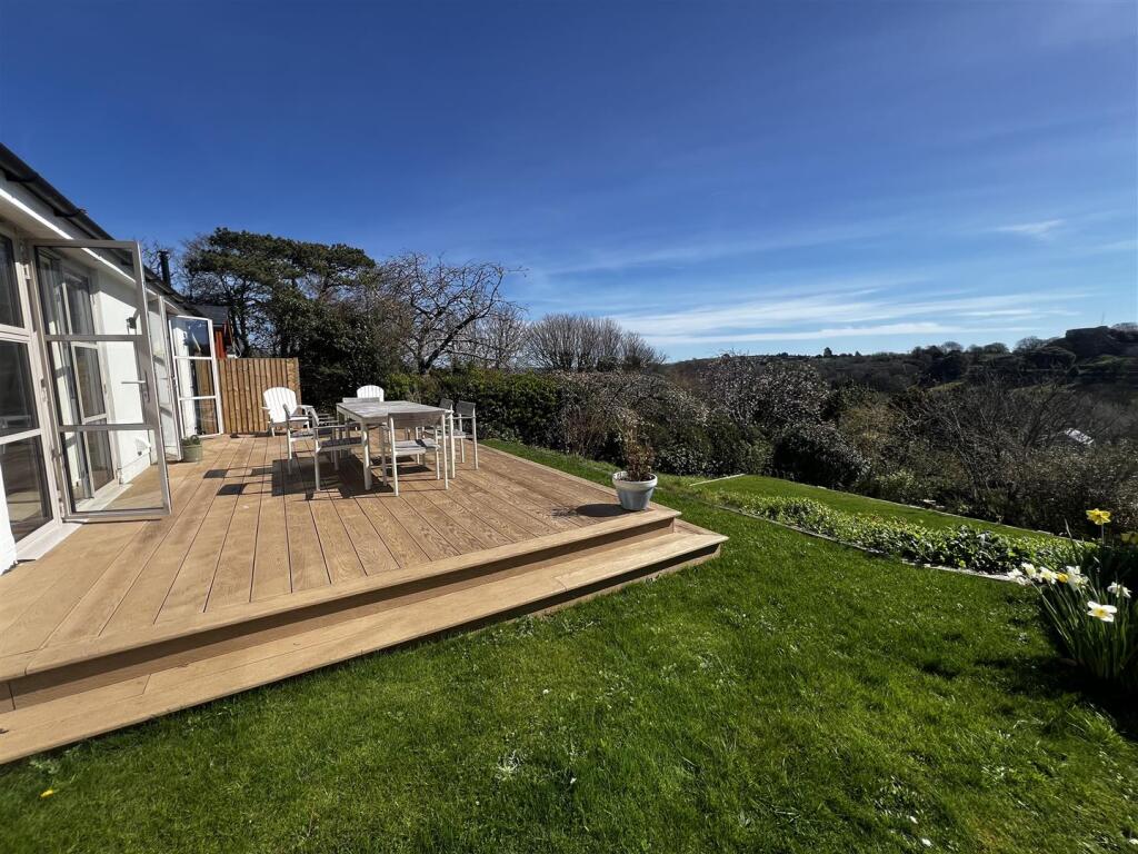 Rear Garden: