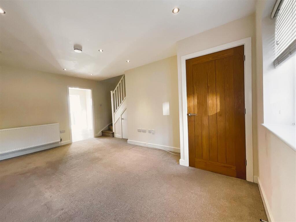 lounge1.jpg