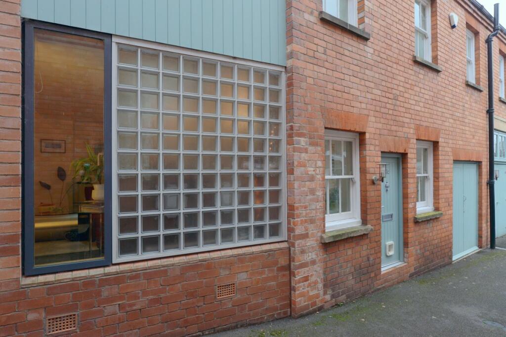 2 Bed Unfurnished Terraced Townhouse