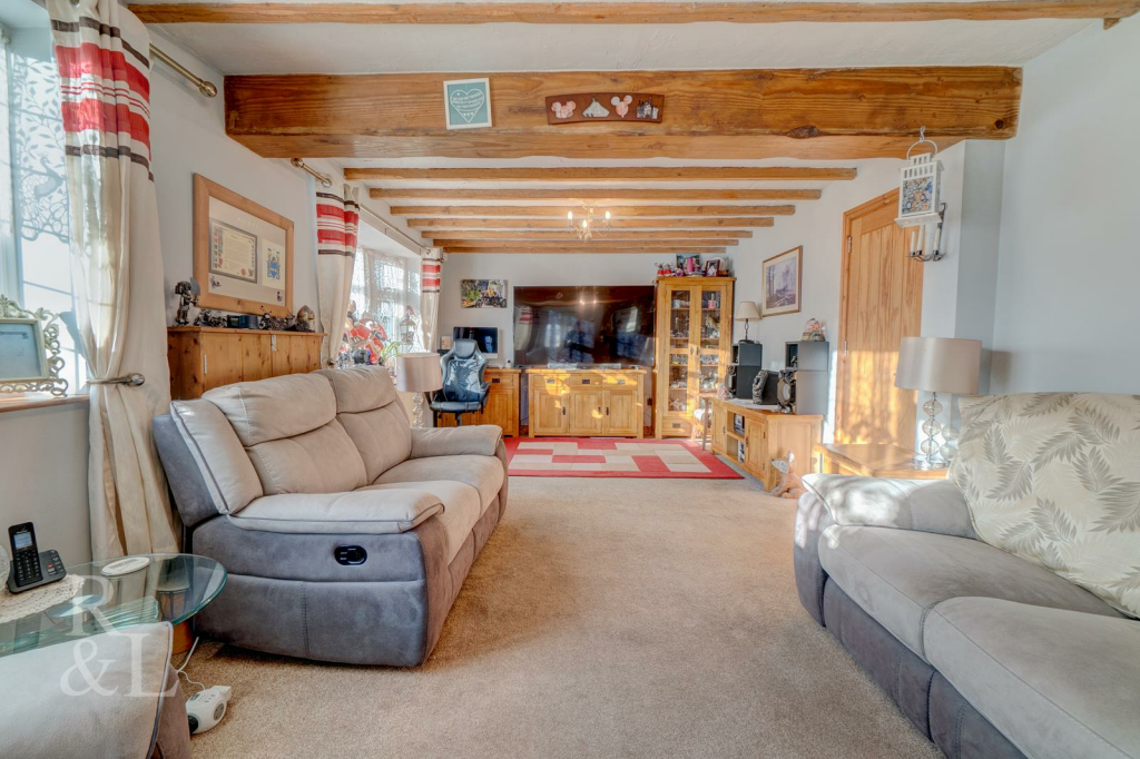 Moira Close  (3).png