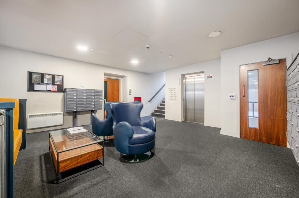 1395357-19-695b93...