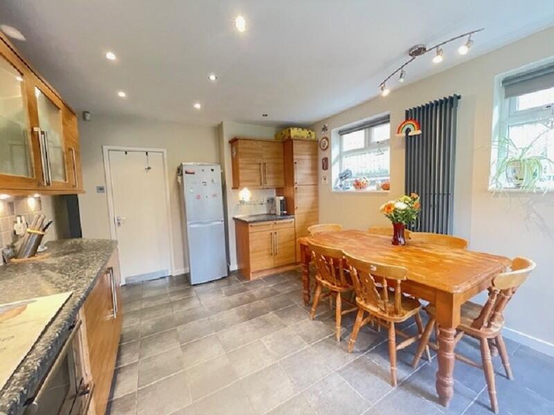 Kitchen / Dining Area