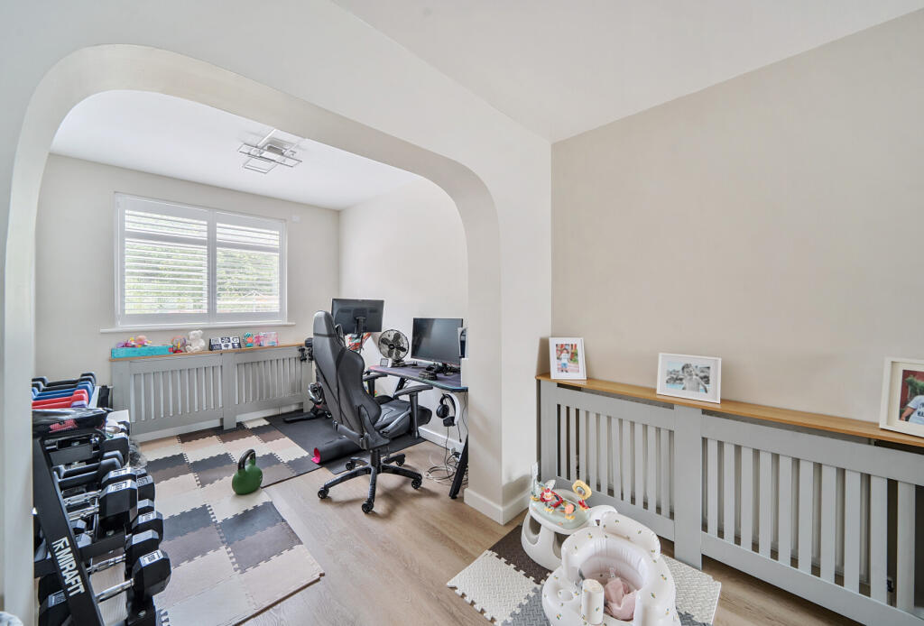 1313846-16-685c06...