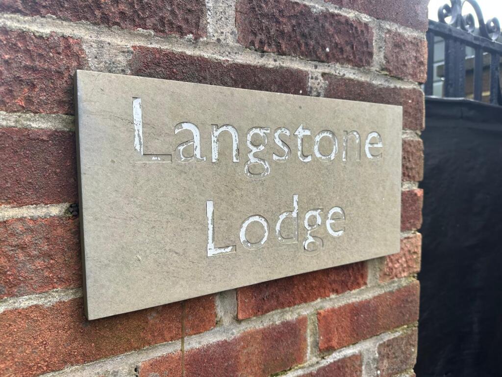 a7bddff1-b325-47c5-80b0-52c178f8793e