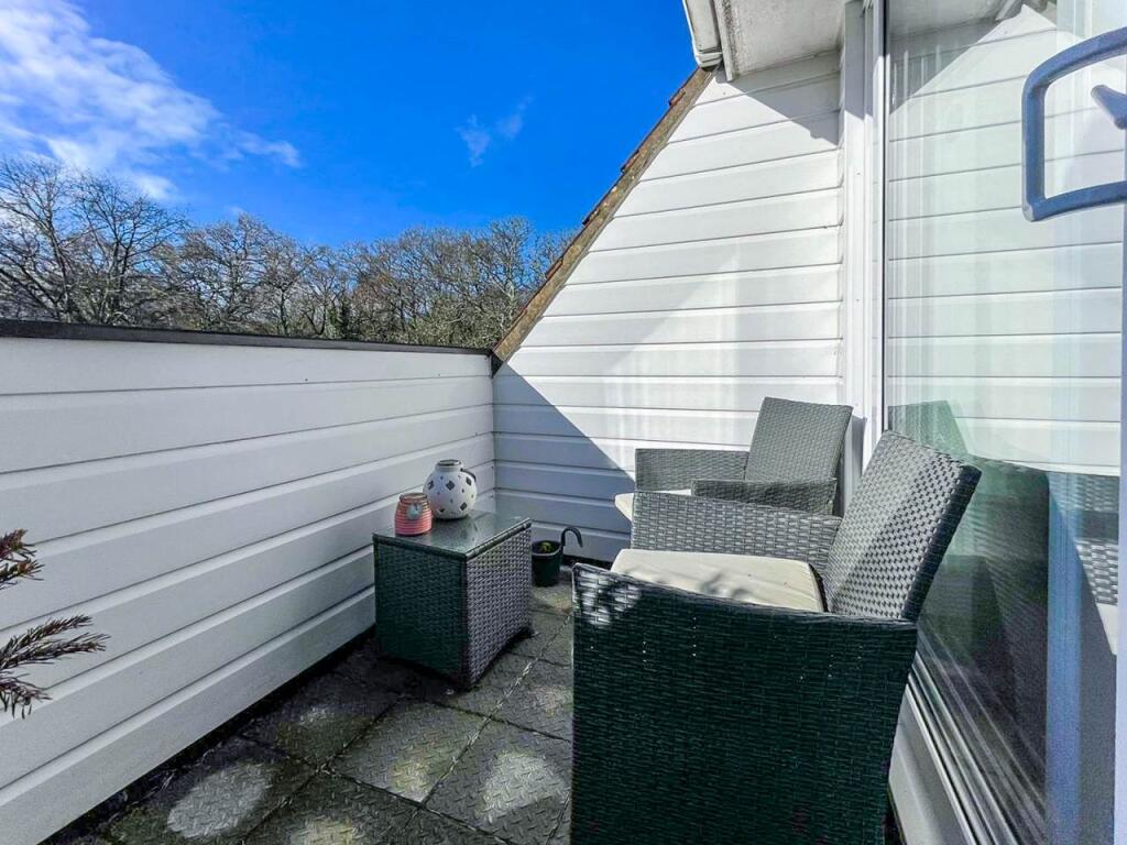 5 sea view balcony 