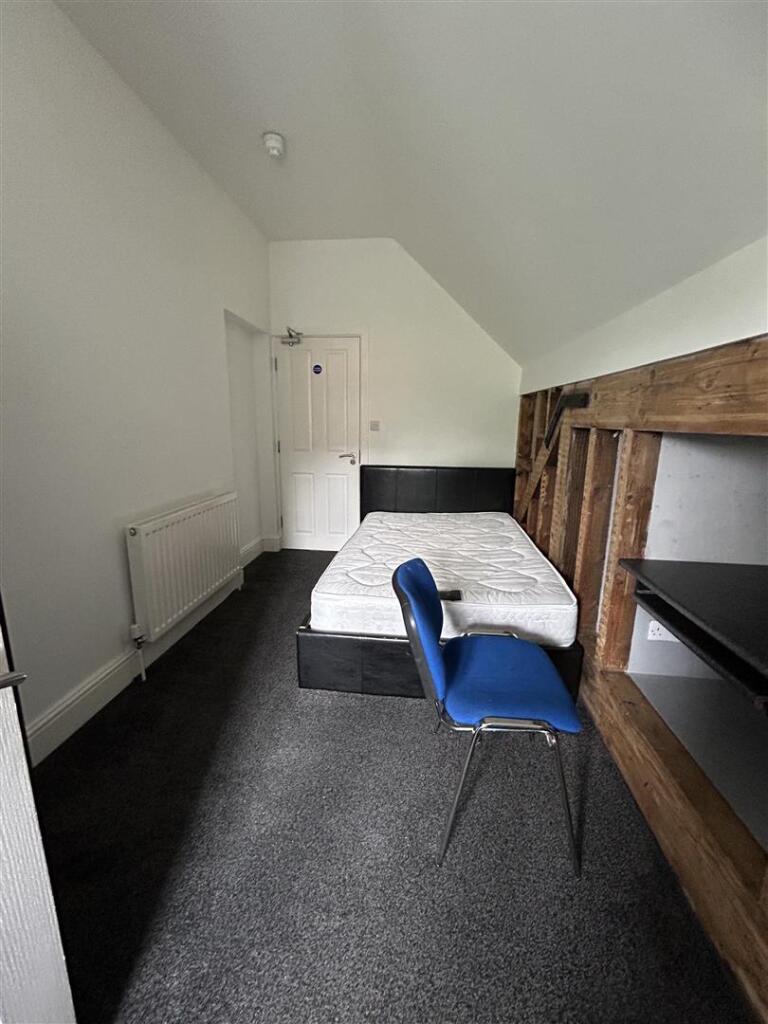 Room 2, Flat 3