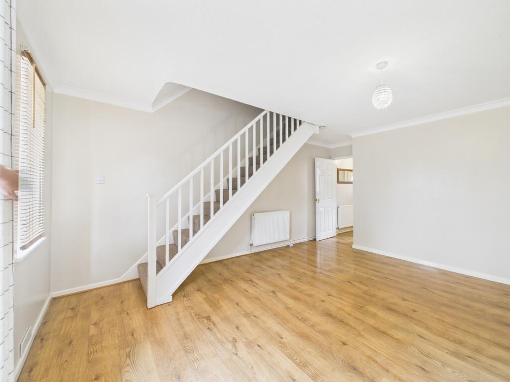 CAM02023G0-PR0165-STILL009