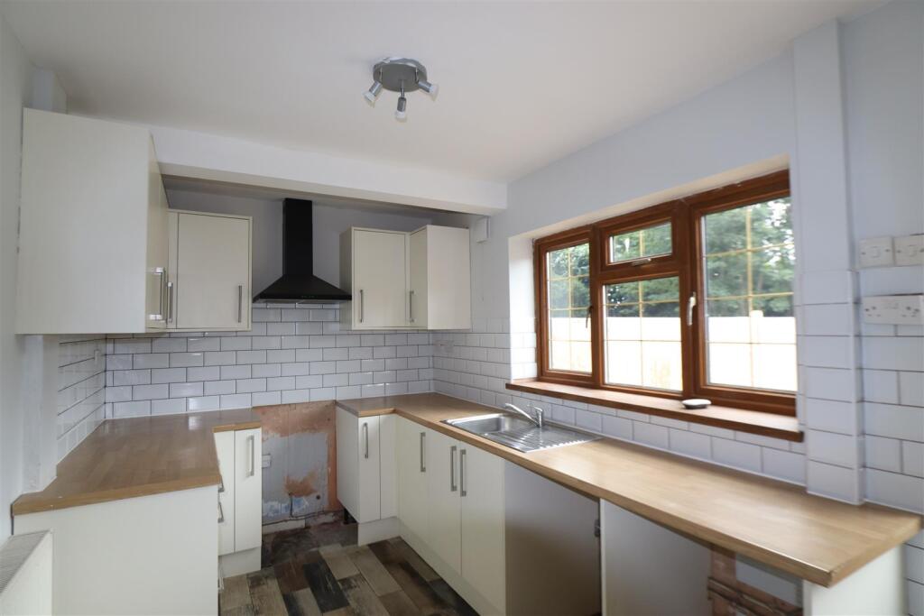 Kitchen..JPG