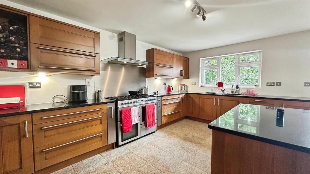 1a5704f8--438C-BE83-08C94E04A209-66306-0000156C2D8