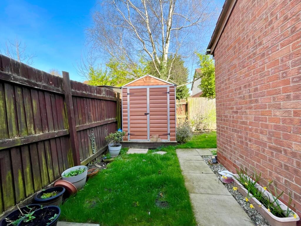FRONT GARDEN