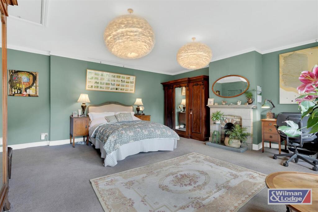 Period Property - Four Bed with Formal Gardens (2)