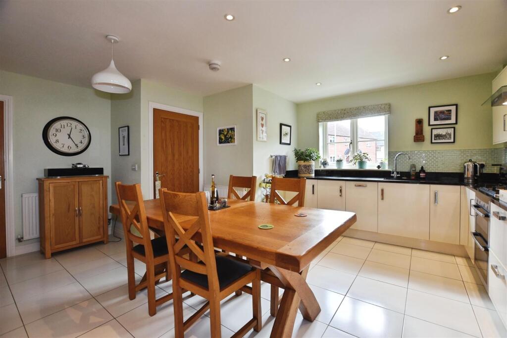 Kitchen/Family Room