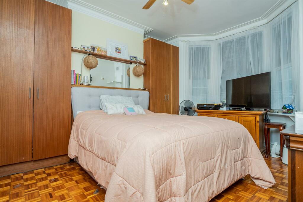 Reception Room/Bedroom
