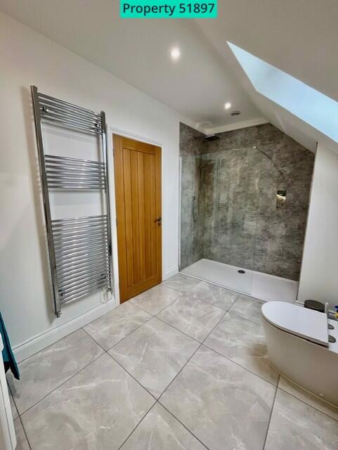 Ensuite to master bedroom