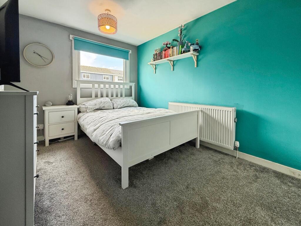 Bedroom / Dining room