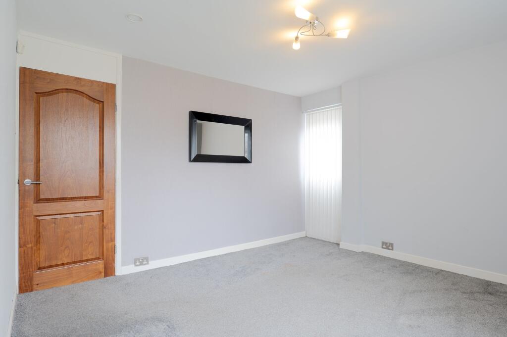 KITCHEN LOUNGE AND DINER