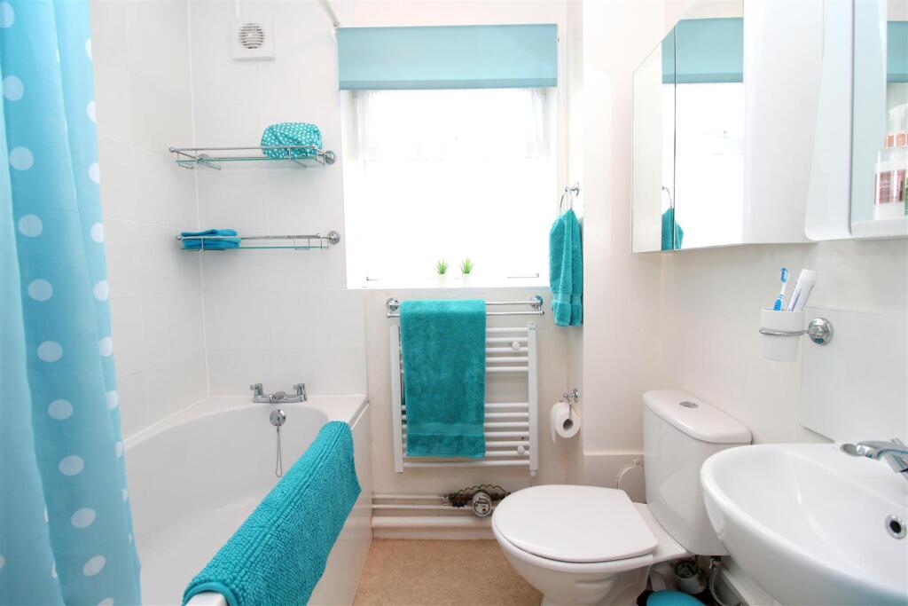 3 Dane Court - Bathroom New 2020.JPG