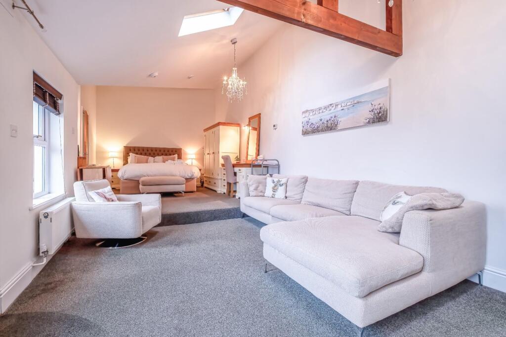 2 Croft Cottage &amp; Studio