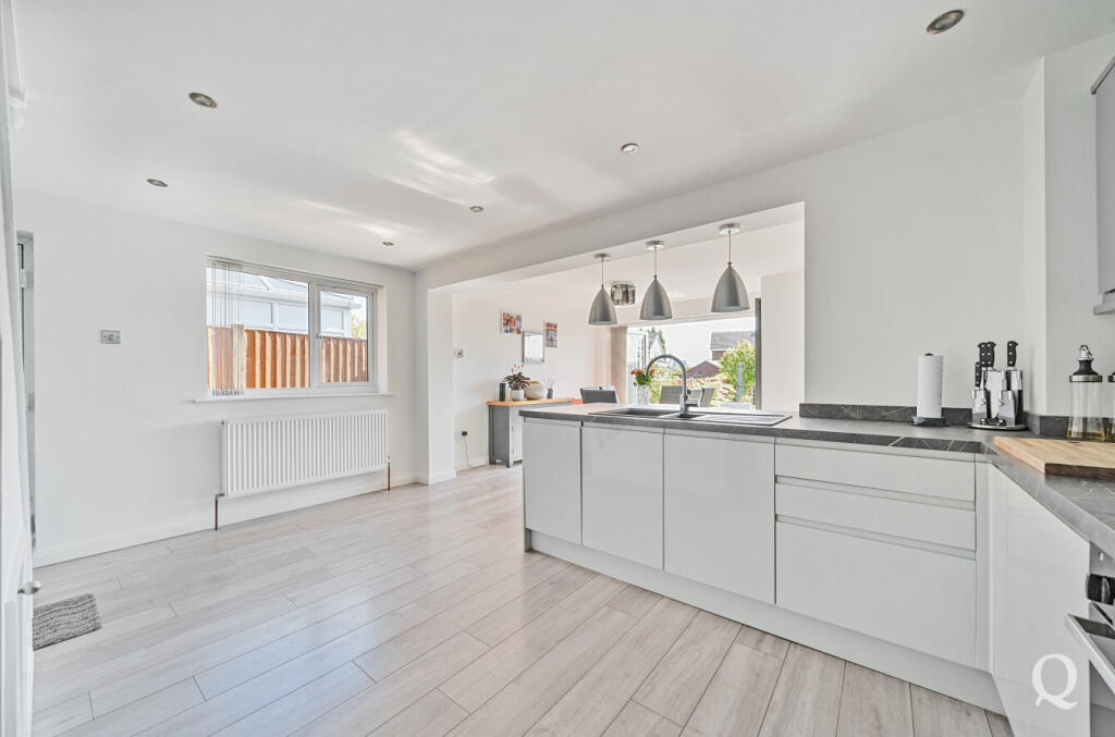 4db394fd-1960-487...