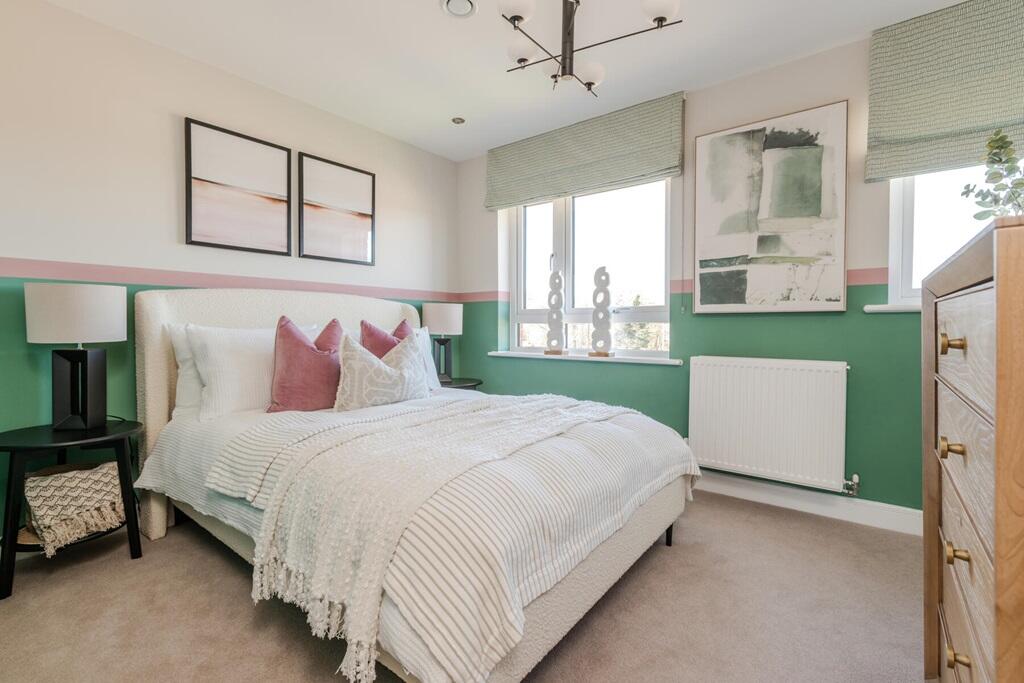 Double bedroom with plenty of wall space for bedroom furniture