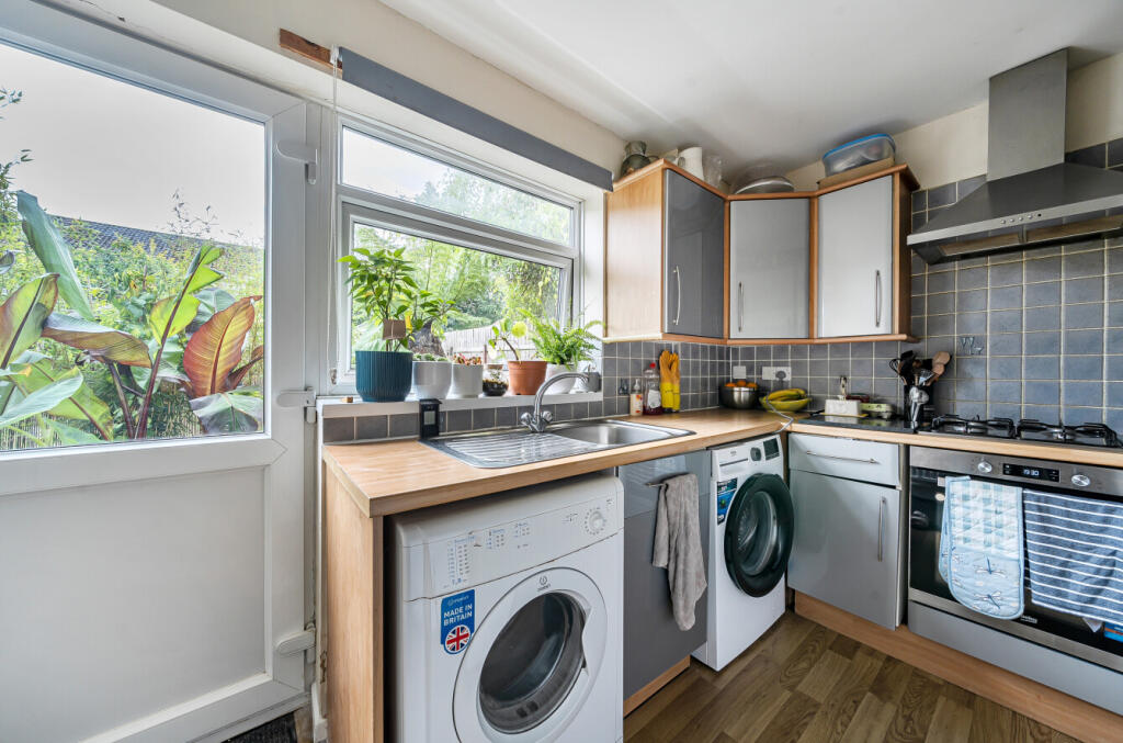 1318867136894d7a455312