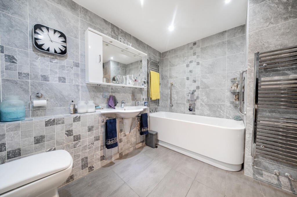 1387072-12-6931d3...