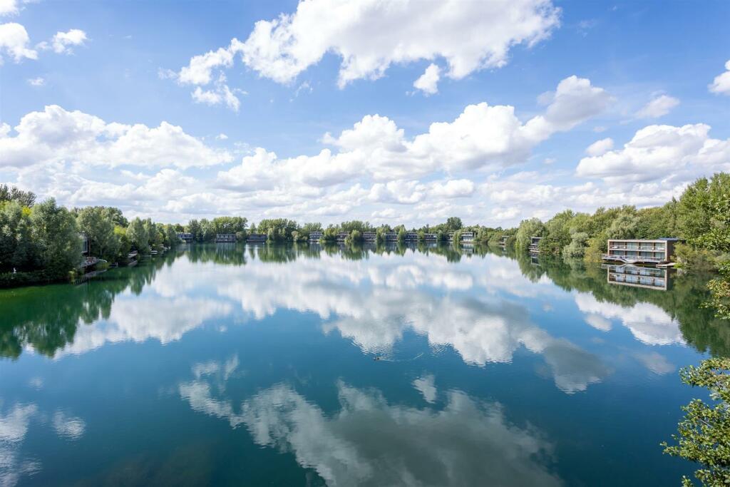 51 - 19 Longcross Causeway - GL7 3DT - Web.jpg