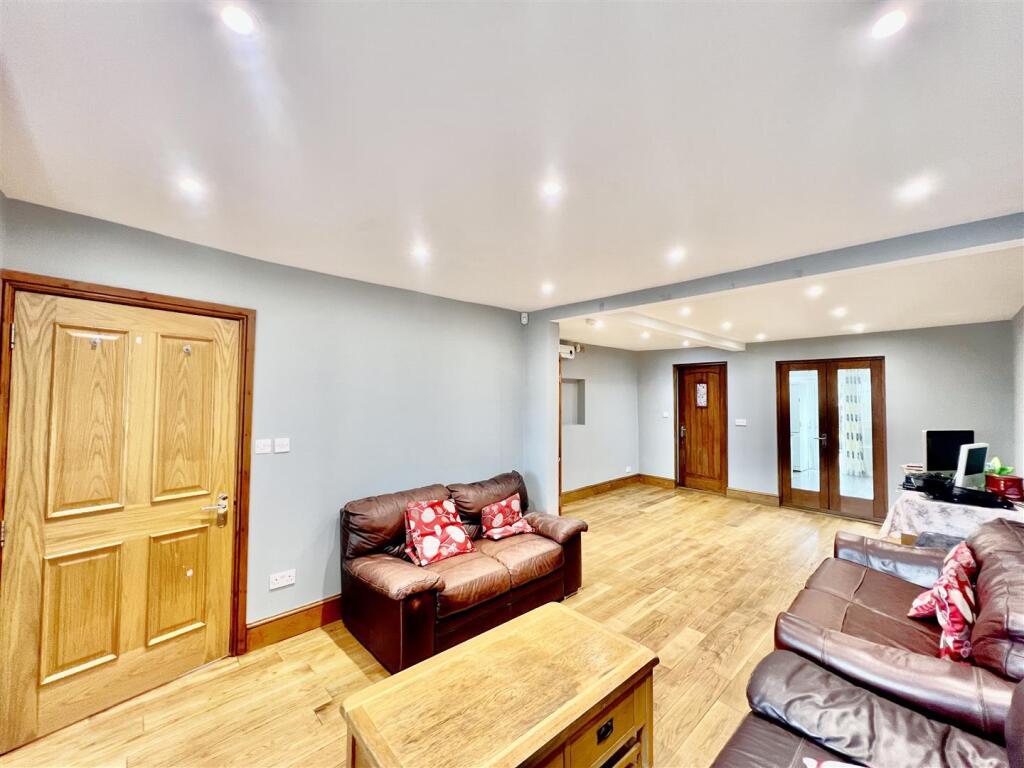 Through Lounge