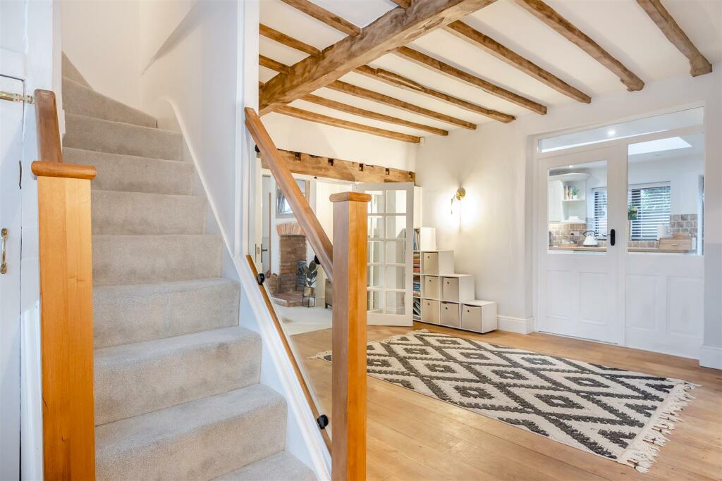 8582263-interior33.jpg