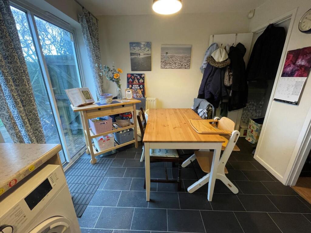 kitchen 2.jpg