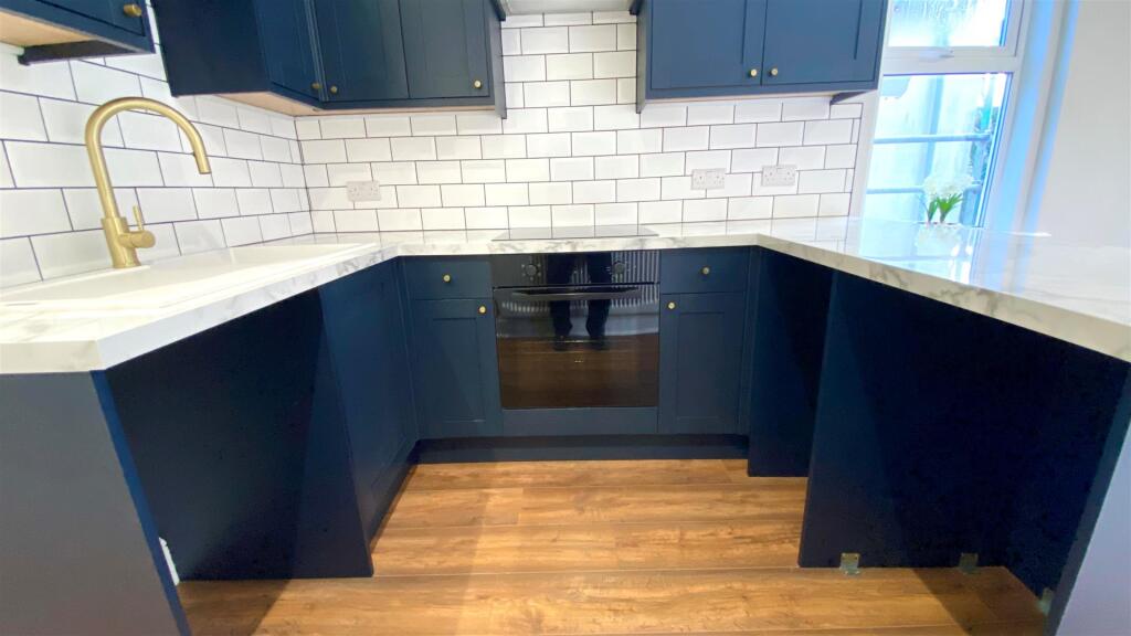 Modern Kitchen.jpg