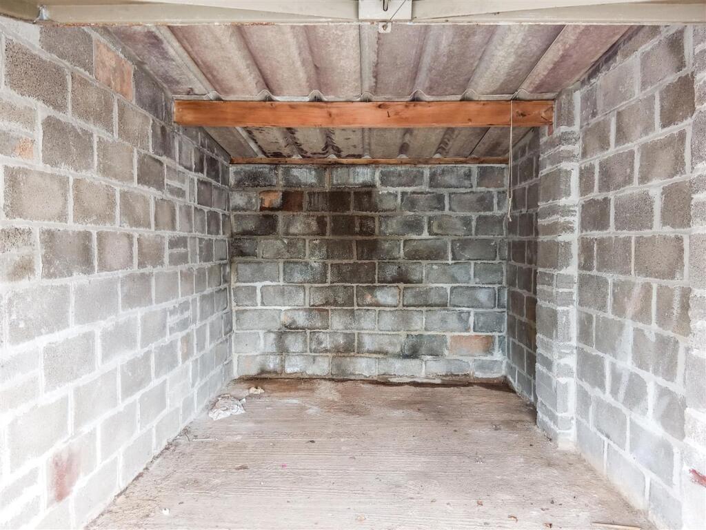 Garage 18 - Mayflower Close Mayflower Close Garage