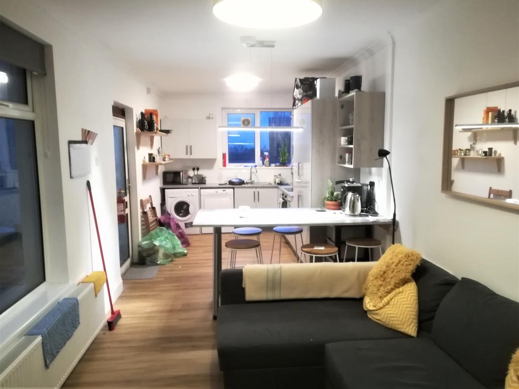 Kitchen - Living Roo