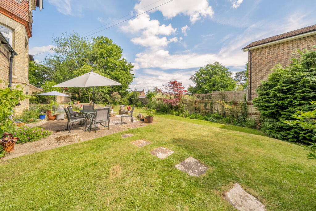 3-1299052-3-68371...