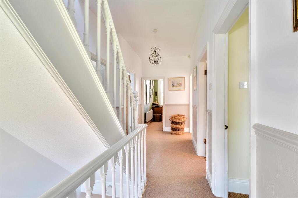 1st Floor Landing_2.jpeg