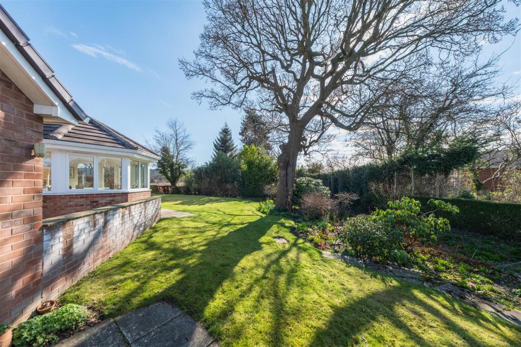 15 Pentre Close-033.jpg