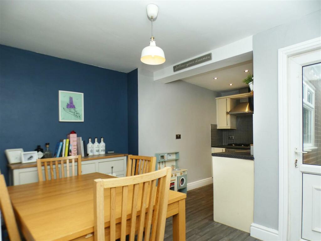 Dining Kitchen