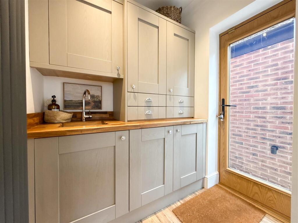 OPEN PLAN KITCHEN DINING ROOM