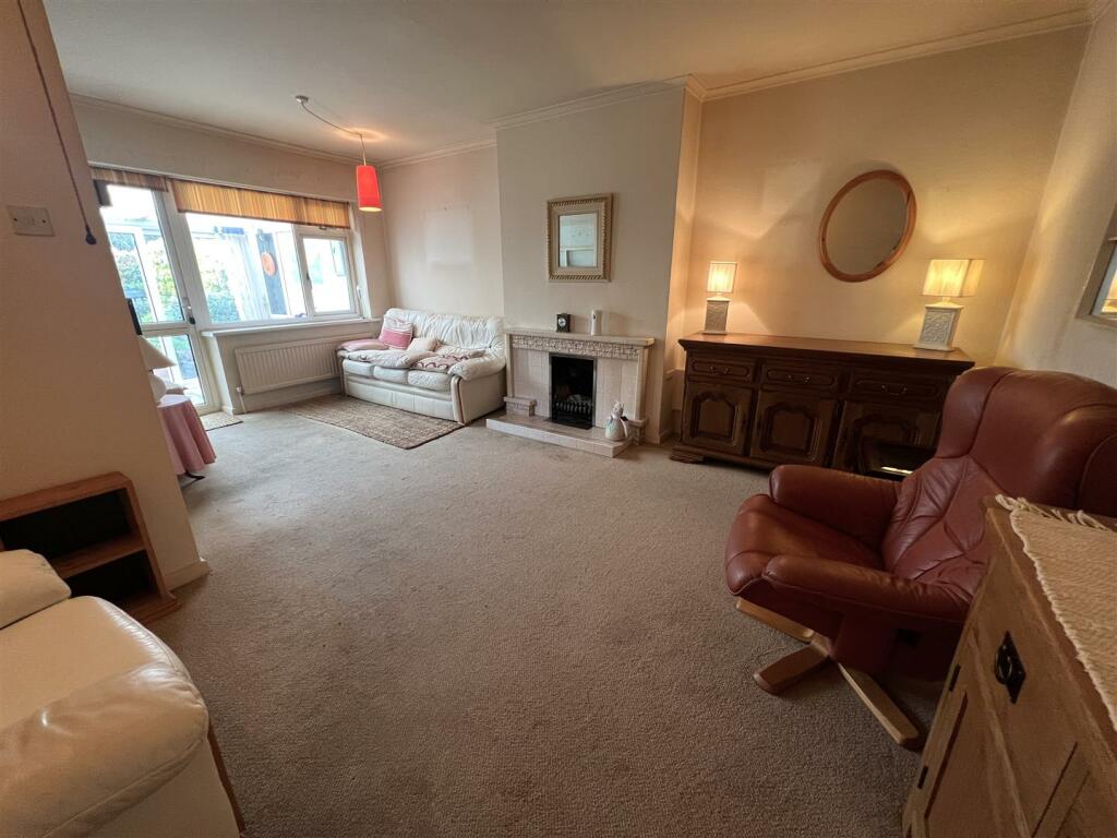 Living Room A.JPG