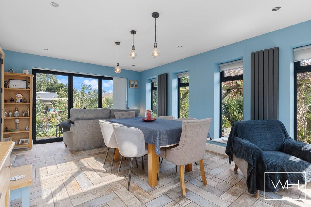 16 Chepstow Gardens,