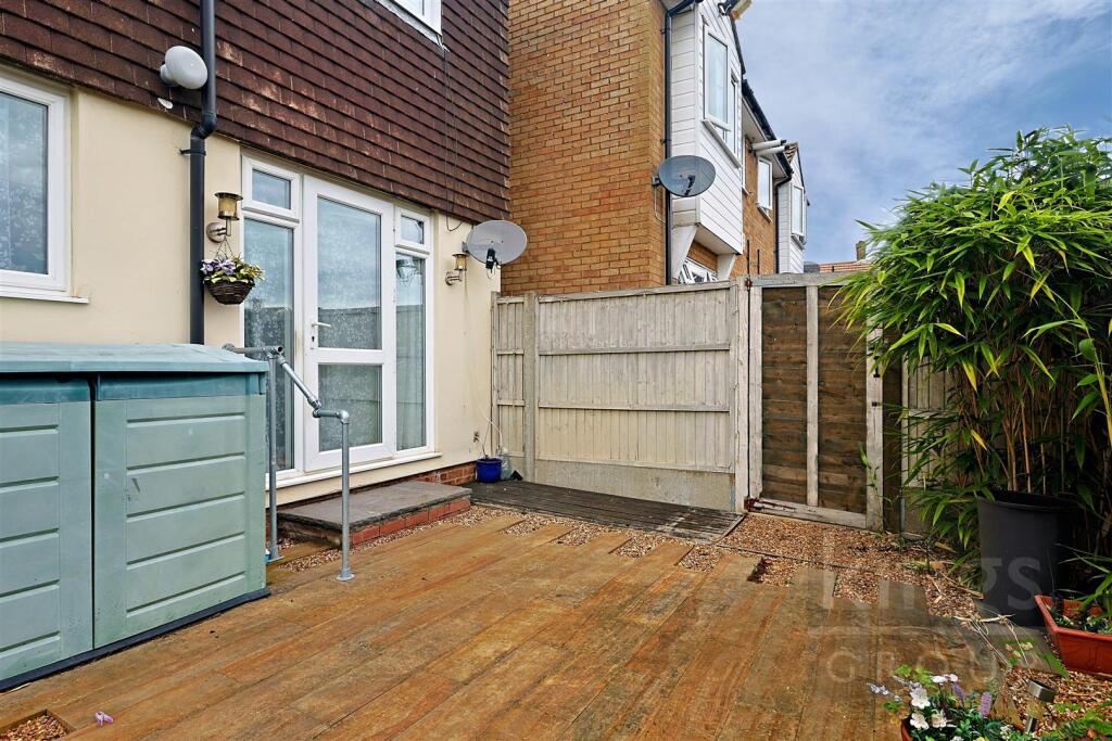 GI9A371110 Regency Court Harlow CM18 7DH EDIT.jpg