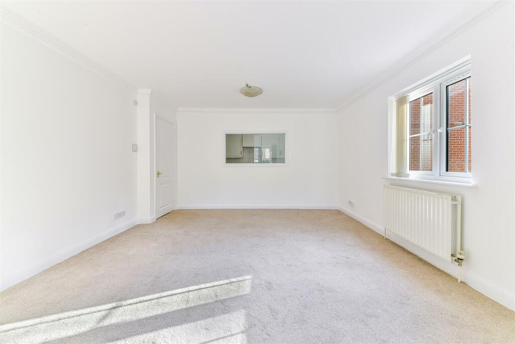 CORNER FARM CLOSE, 21- (5).jpg