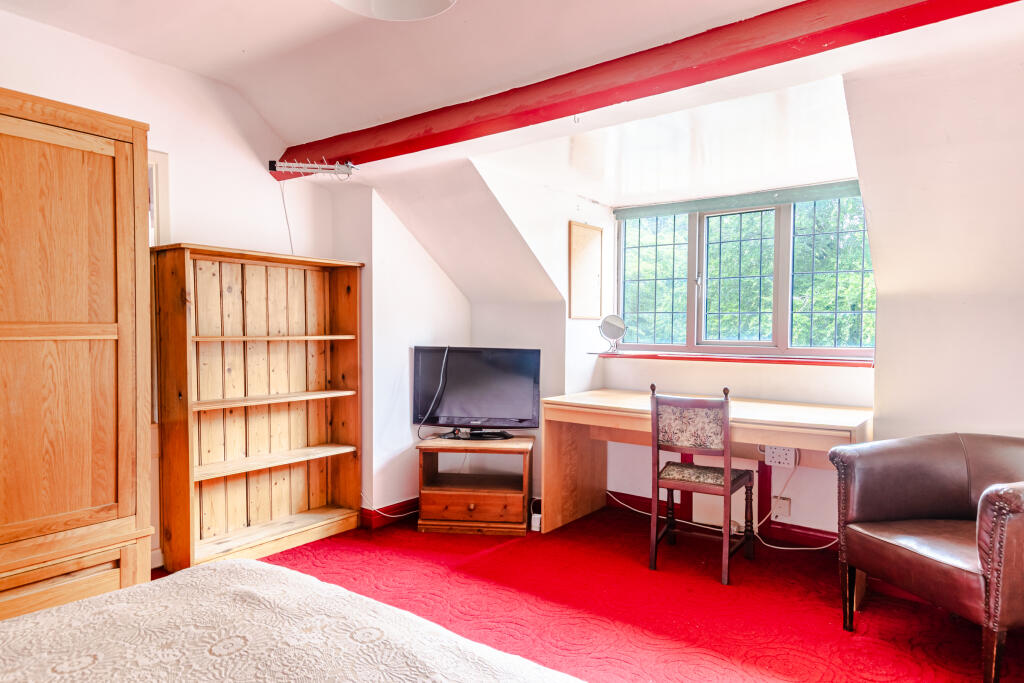 bedroom4b