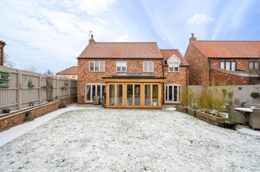 1396191-25-695ced8c51872-ARW