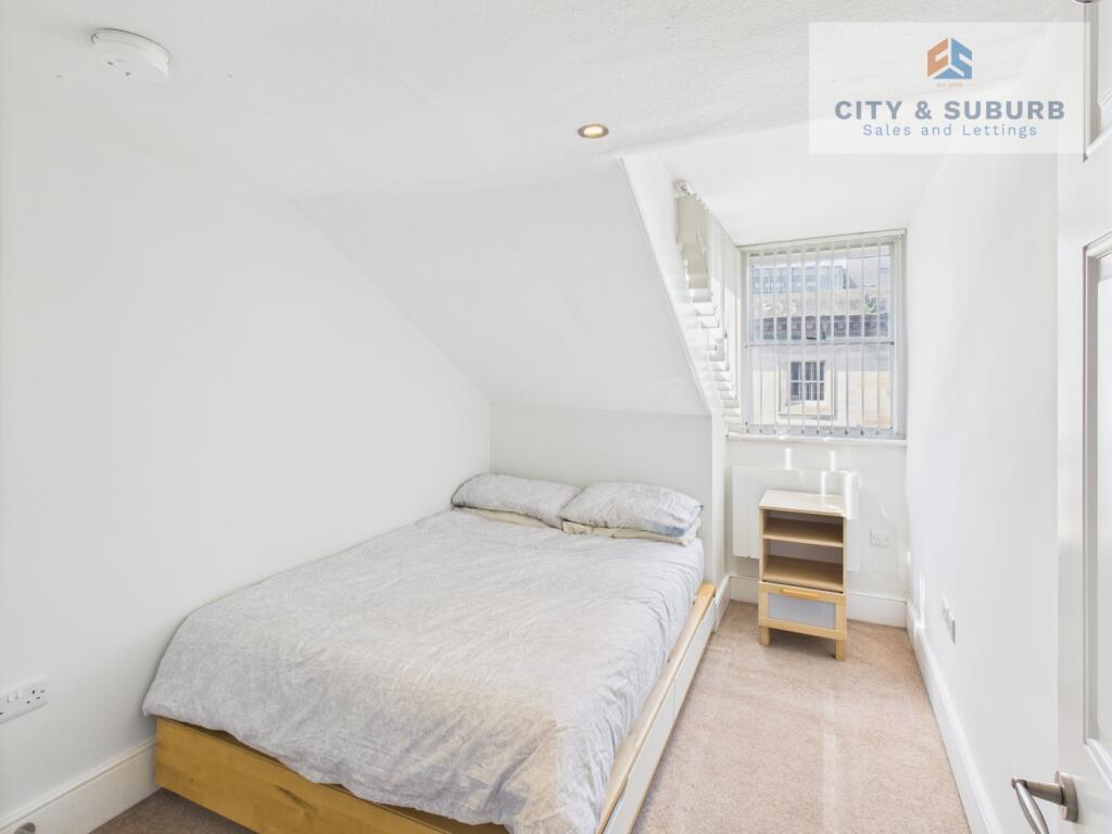 CAM01351G0-PR0169-STILL005