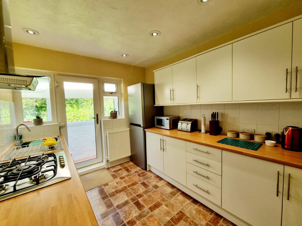 7e8e4570-f39c-4a2e-b890-35a879d1a77c