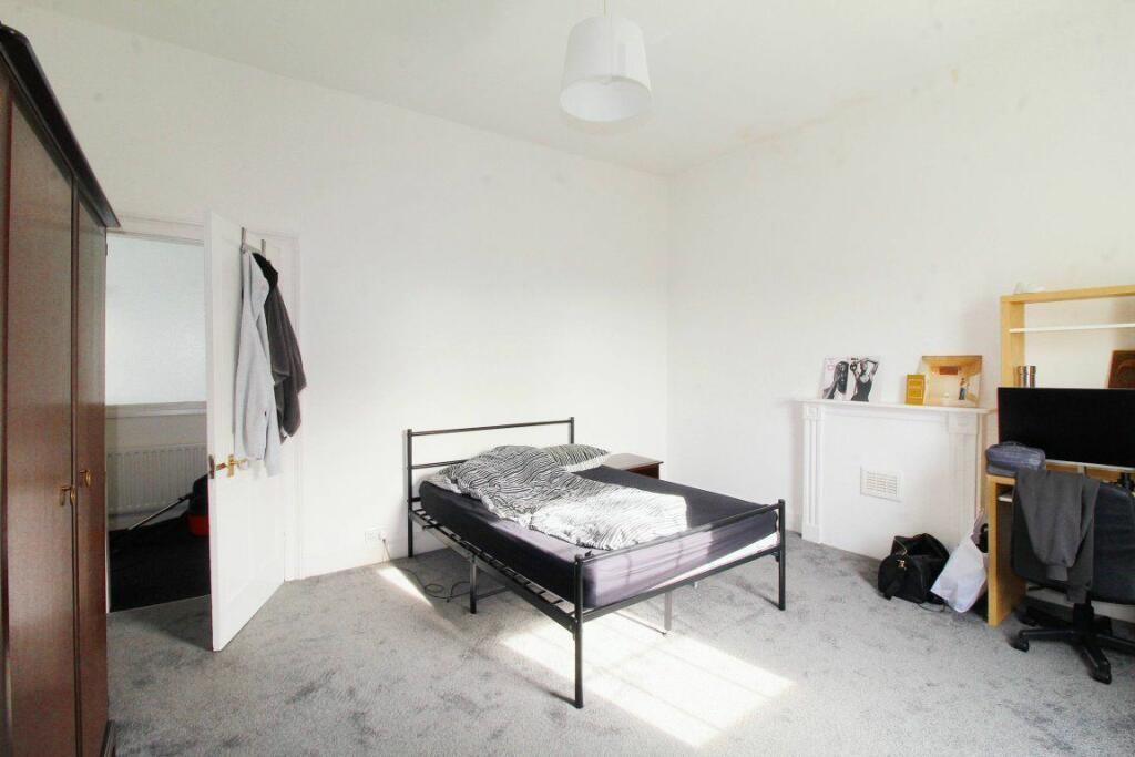 Bedroom 8.jpg