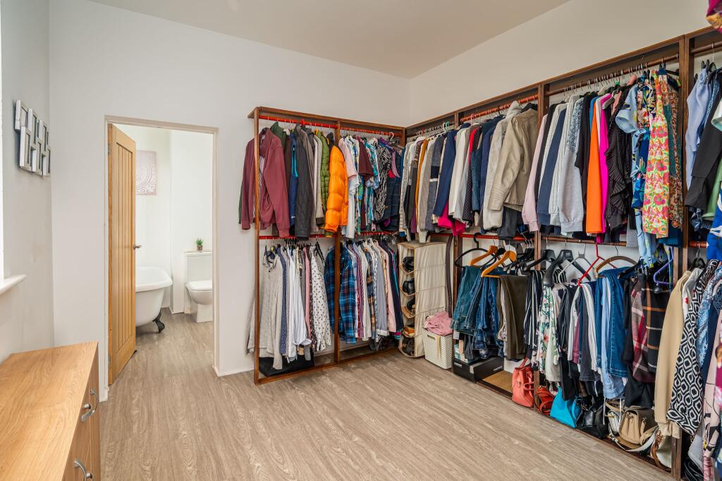 Master bedroom dressing room