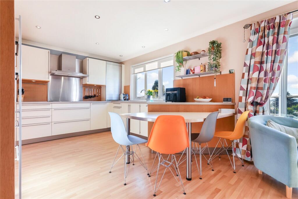 Breakfasting Kitchen