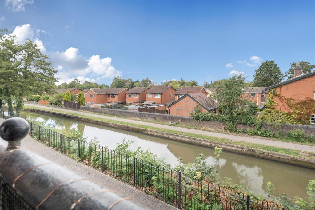 47 Penny Hapenny Court, Atherstone